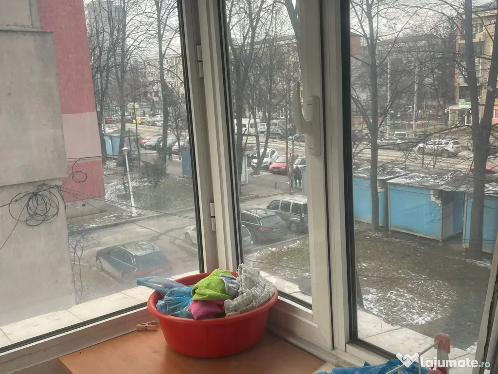Inchiriez apartament 2 camere, zona Tatarasi - Vasile Lupu, bl. G2
