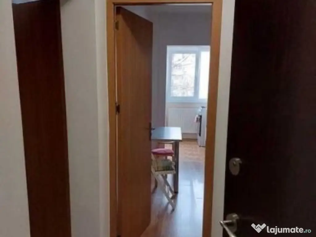 Timpuri noi tineretului piscului etaj 2