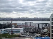 Faleza nord- apartament 2 camere transformat cu vedere la... 