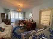 Apartament cu 2 camere, etaj intermediar, lift, bloc izolat 