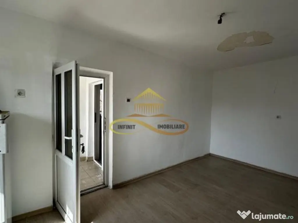 Casa batraneasca cu 800 mp teren de vanzare in Tache / Bacau