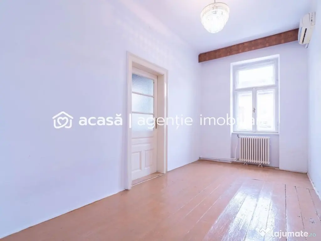 Apartament ultracentral Arad – 468 mp teren propriu, ga...