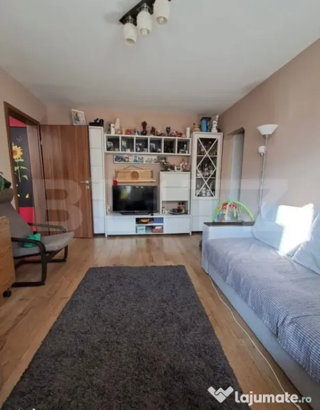 Apartament cu 4 camere, renovat 2024, centrală nouă, boxă
