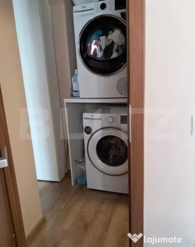 Apartament cu 4 camere, renovat 2024, centrală nouă, boxă