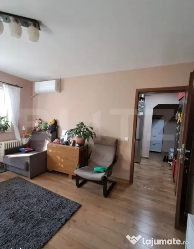Apartament cu 4 camere, renovat 2024, centrală nouă, boxă