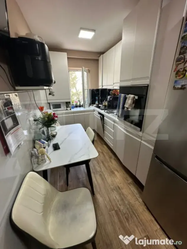 Apartament cu 4 camere, renovat 2024, centrală nouă, boxă
