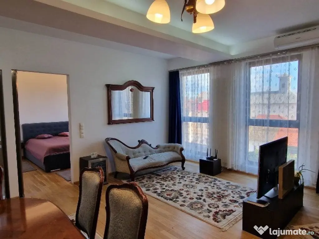 Apartament 3 camere de închiriat, central/ Cuza Vodă