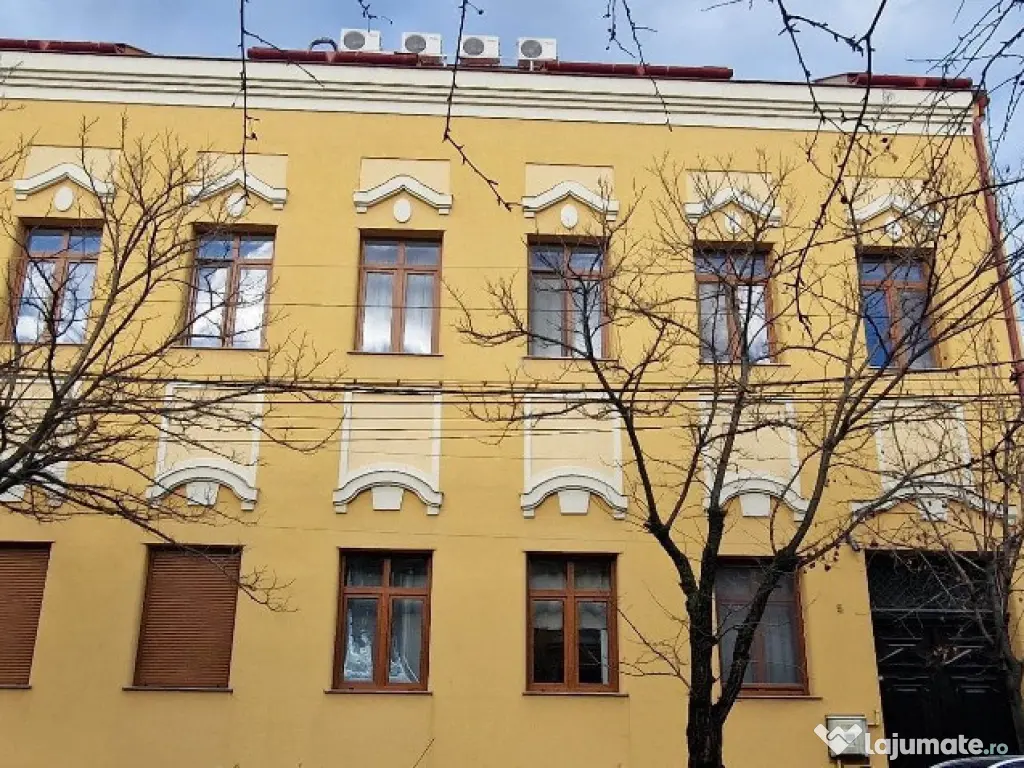 Apartament 3 camere de închiriat, central/ Cuza Vodă