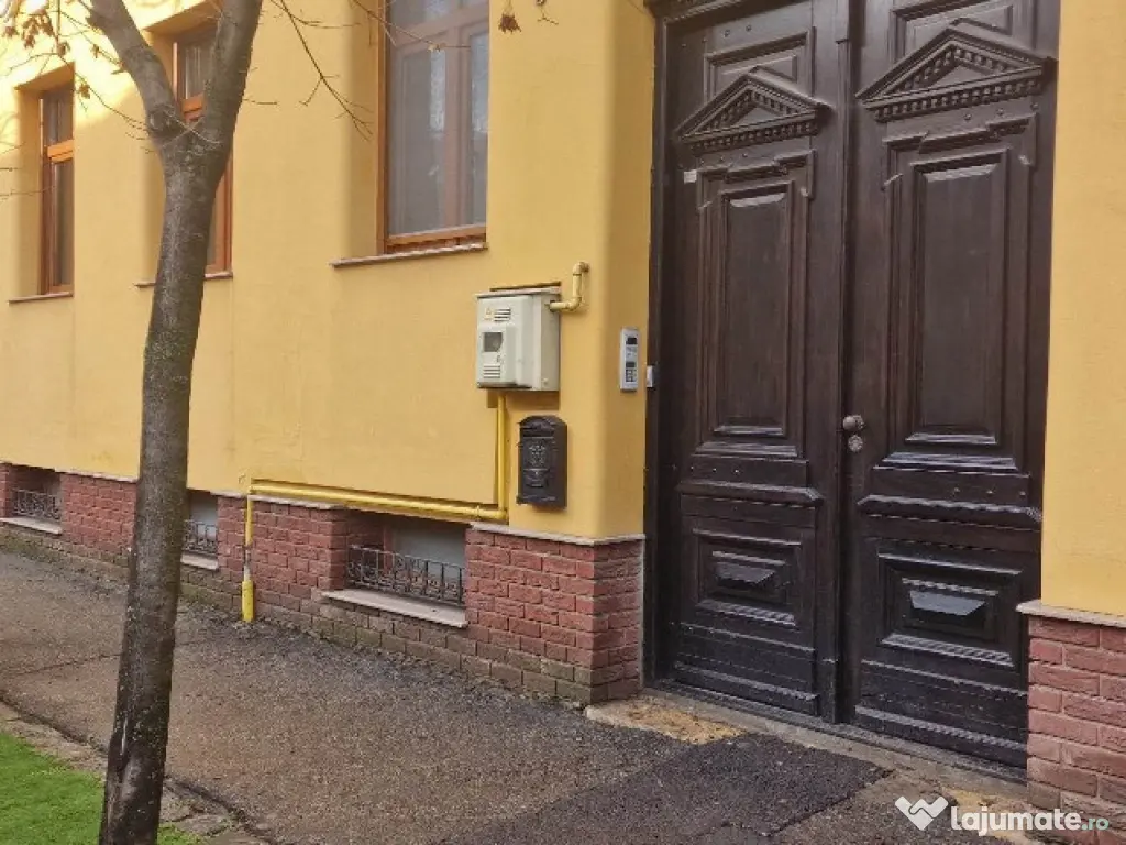 Apartament 3 camere de închiriat, central/ Cuza Vodă