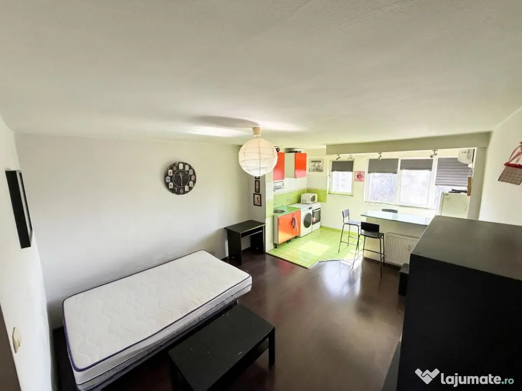 Garsonieră de vânzare în Titan, Constantin Brâncuși |