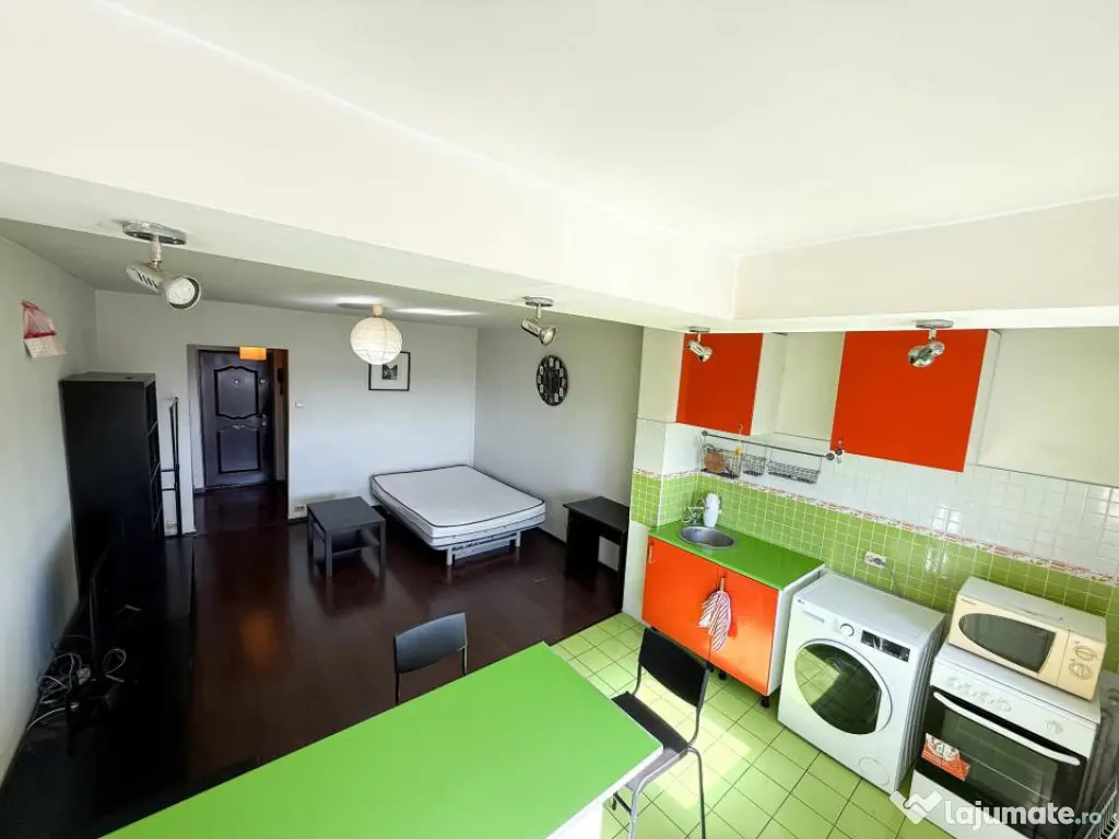 Garsonieră de vânzare în Titan, Constantin Brâncuși |