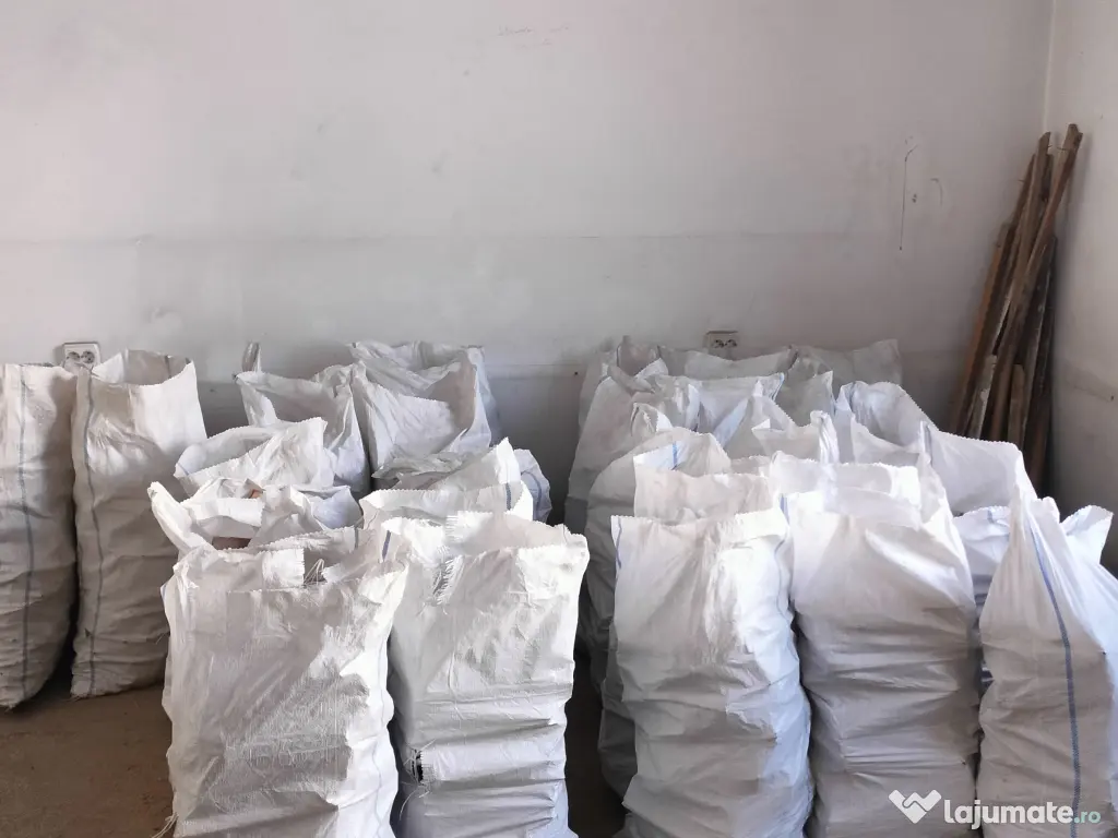 Parchet vechi fag masiv – lemn uscat în saci