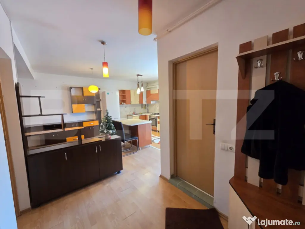 Apartament 3 camere, 60 mp, intermediar, parcare, La 5 minut