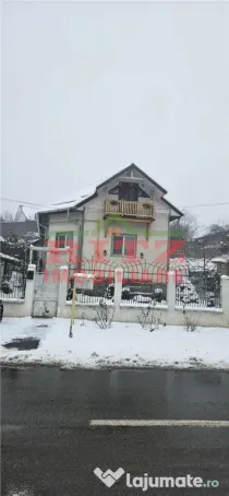 CASA DE VANZARE CU GARAJ,ZONA BOLD
