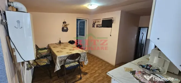 CASA DE VANZARE CU GARAJ,ZONA BOLD