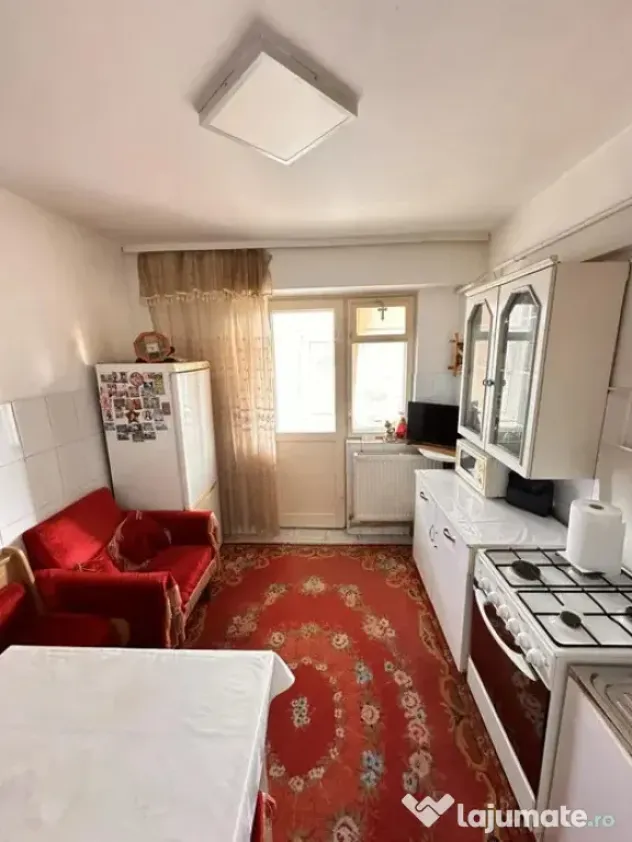 - Calarasilor Viziru - Apartament 2 camere decomandat, supra