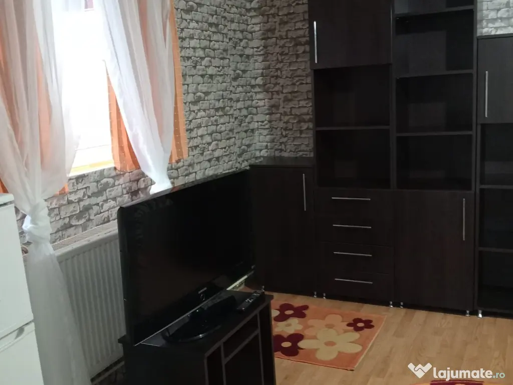 Cartier 23, Industriilor, metrou Republica, garsoniera