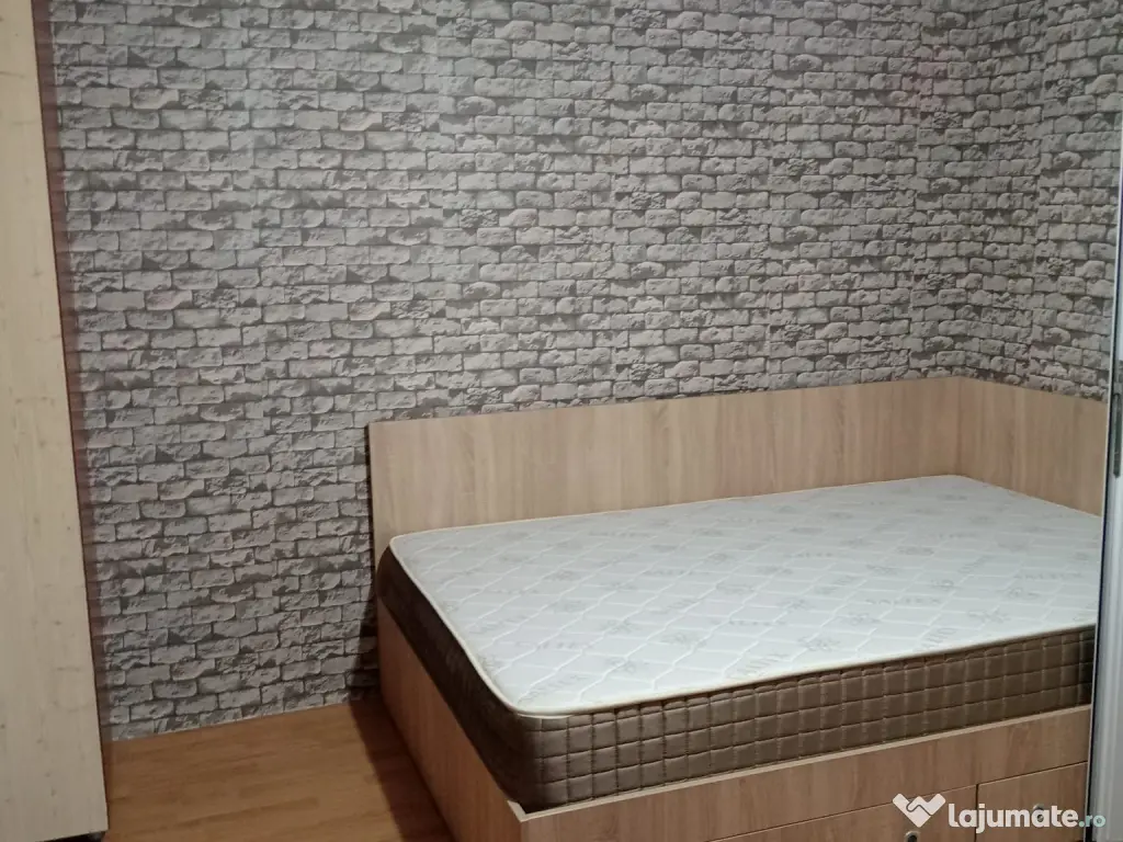 Cartier 23, Industriilor, metrou Republica, garsoniera