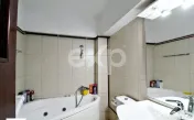 De vanzare, apartament 3 camere decomandate, etaj 3/6, zona 