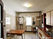 De vanzare, apartament 3 camere decomandate, etaj 3/6, zona