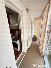Apartament cu 3 camere, decomandat - zona Astra