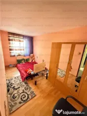 Apartament cu 3 camere, decomandat - zona Astra