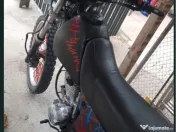 Motocicleta Honda cross cu motor de TMMP