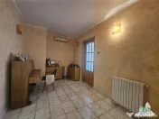 Casa 7 camere, foarte frumoasa si spatioasa - zona Km 4- 5, 