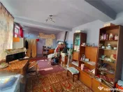 Caransebes, Casa cu Teren de 585 Mp, Zona Sesu Rosu 