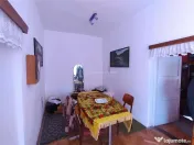 Caransebes, Casa cu Teren de 585 Mp, Zona Sesu Rosu 