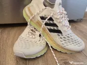 Vând adidasi firma Candice Cooper piele si Adidas. 