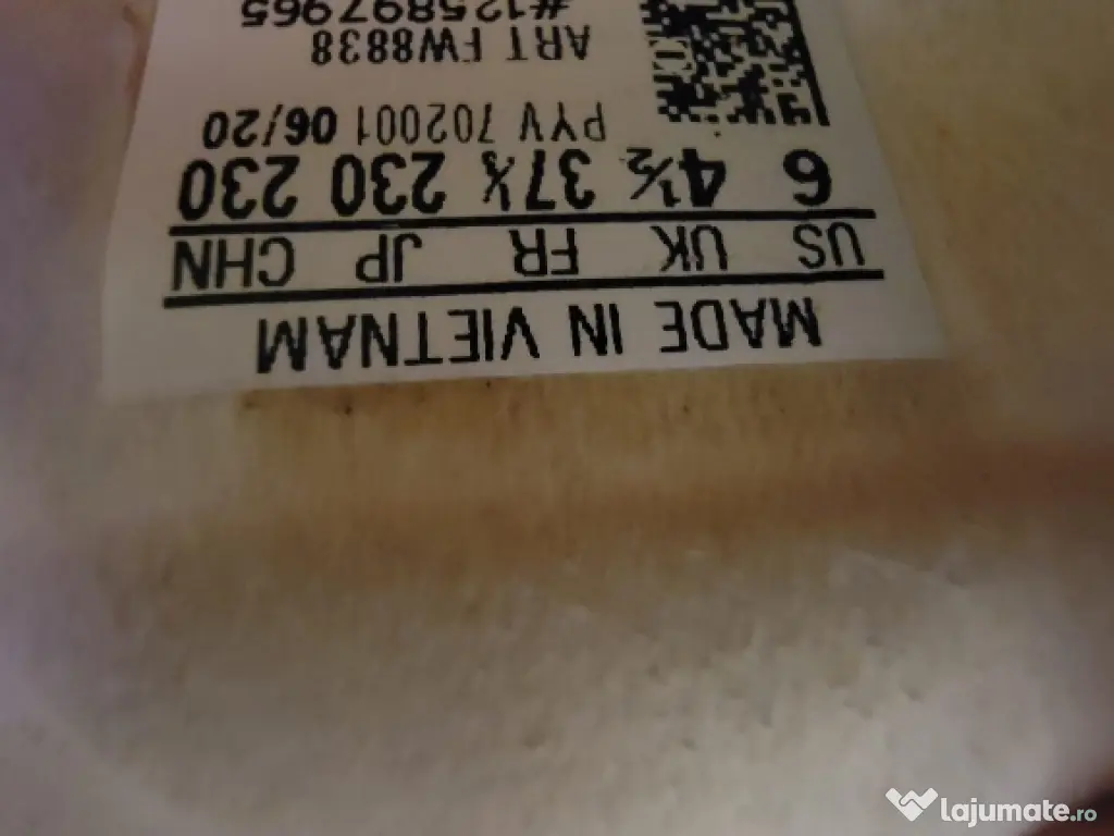 Vând adidasi firma Candice Cooper piele si Adidas.