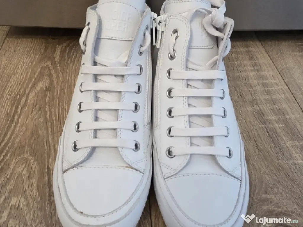 Vând adidasi firma Candice Cooper piele si Adidas.