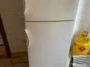 Vând mobilă,frigider,aragaz,set de living și covor 