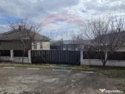 Casă / Vilă cu 4 camere de vânzare 