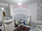 Casă / Vilă cu 4 camere de vânzare 