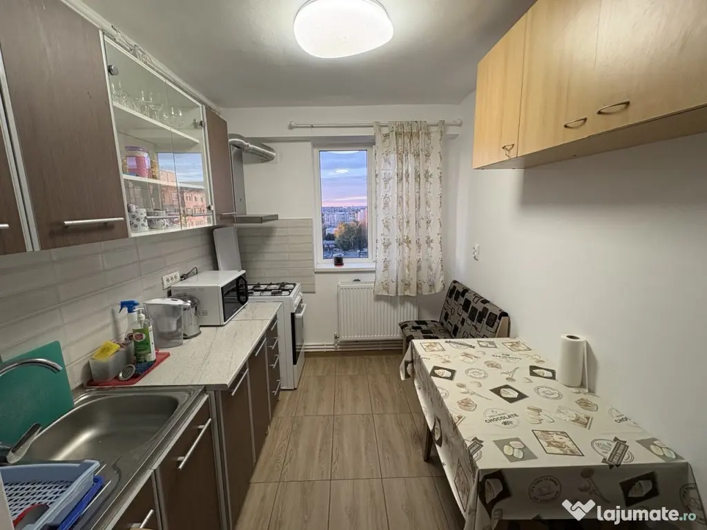 Proprietar 0 comision închiriez apartament 3 camere zona Brotacei