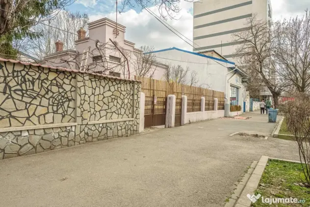 Piata Muncii, casa 87 mp totali, 179 mp curte libera, ide...