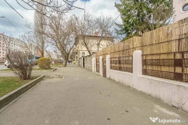Piata Muncii, casa 87 mp totali, 179 mp curte libera, ide...