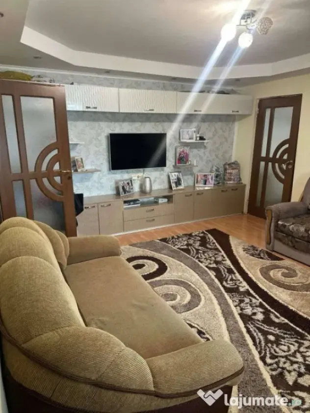 VANZARE APARTAMENT 2 CAMERE, 53MP,MOBILAT