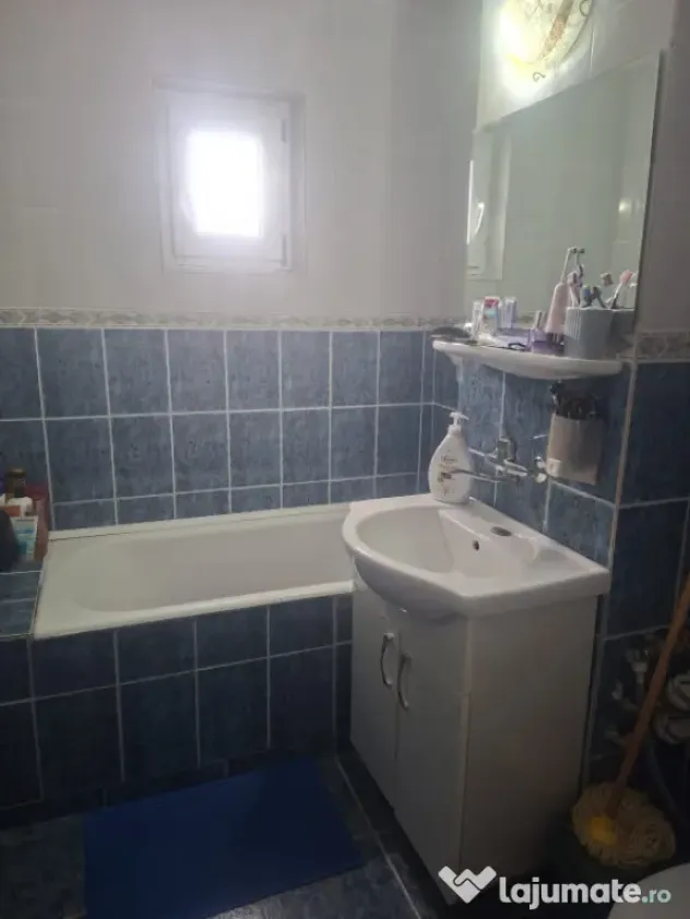 VANZARE APARTAMENT 2 CAMERE, 53MP,MOBILAT