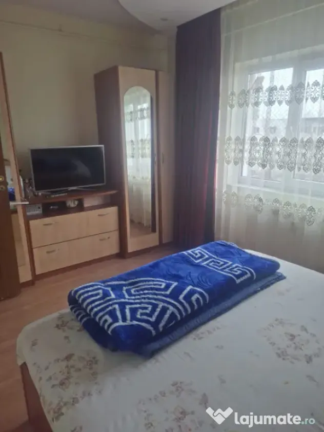 VANZARE APARTAMENT 2 CAMERE, 53MP,MOBILAT
