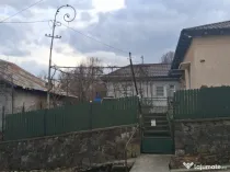 Casă cu teren generos de vânzare în Poiana Câmpina