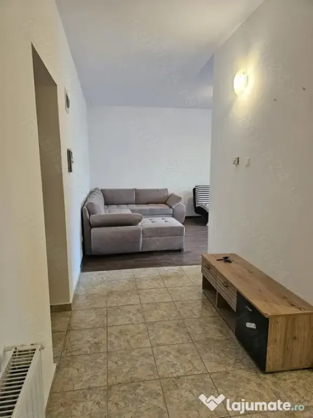 Apartament tip studio, open space - zona Tractorul