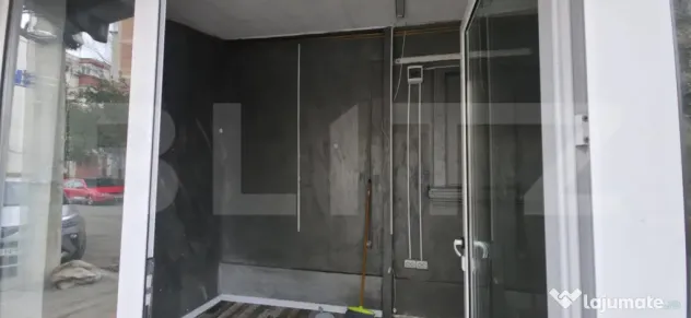 Spatiu comercial de inchiriat, 10 mp, zona Lupeni