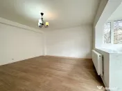 Lângă parc, renovat complet, gata să devină al tău. Tot 