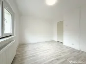 Lângă parc, renovat complet, gata să devină al tău. Tot 