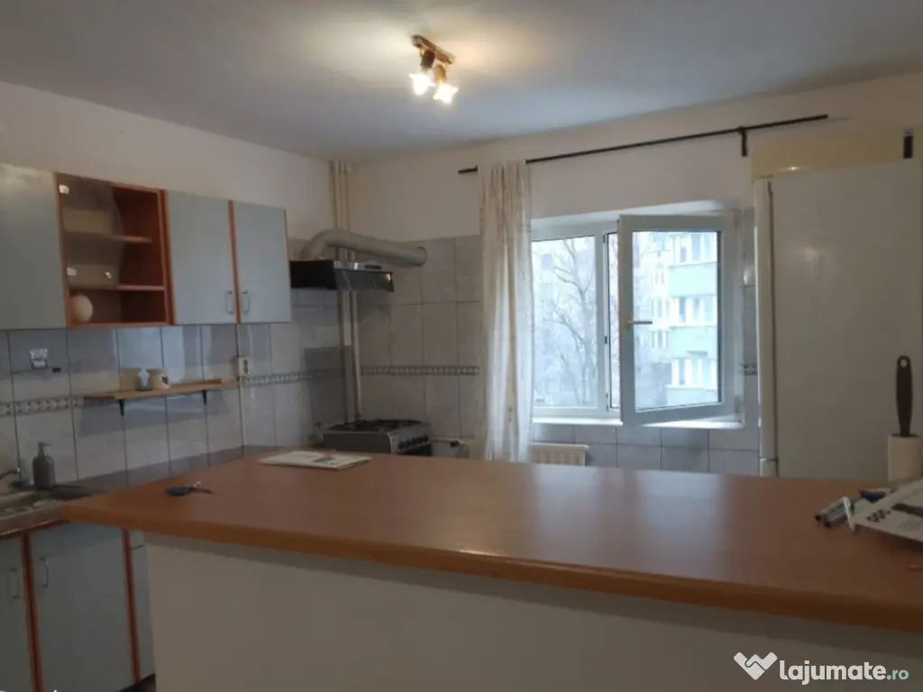 Apartament 3 camere,Zona Bdul.Unirii.Alba Iulia!