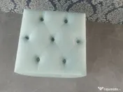 Vând taburet tapițat Chesterfield din catifea 