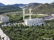 Apartament 4 cam premium cu piscină și sală de sport, situat într-un cartier de coastă 